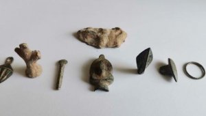 İzmir'de 120 parça tarihi eser ele geçirildi