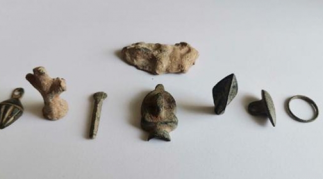 İzmir'de 120 parça tarihi eser ele geçirildi