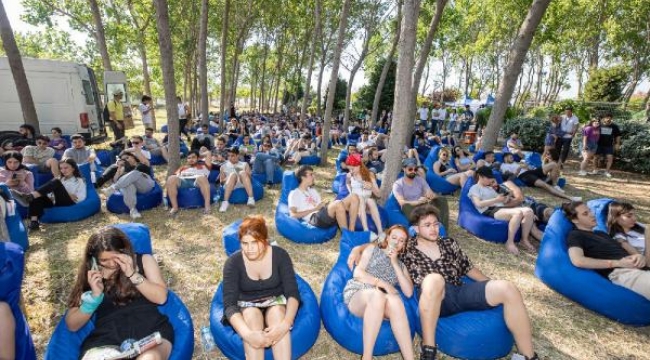 İzmir'de 5 ilçede 8 gençlik kampı açılıyor