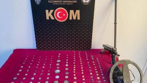 İzmir'de, Roma ve Bizans dönemine ait 143 adet sikke ele geçirildi