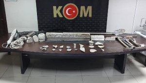 İzmir'de tarihi eser operasyonu: 2 gözaltı