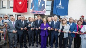 İzmir'de Uluslararası Basın Merkezi açıldı