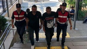 İzmir'deki uyuşturucu operasyonunda 2 tutuklama