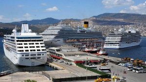 İzmir'e aynı gün 3 kruvaziyer gemisi geldi