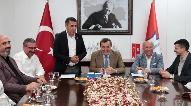 Konak Belediyesi'nde yüzler gülüyor! Toplu sözleşme tamam