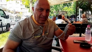 Köpek tasmasıyla dolaşıyor! İşte nedeni