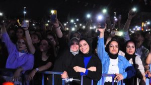 Manisa'da Bilal Sonses ve Ekin Uzunlar rüzgarı