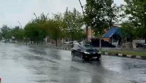 Manisa'da sağanak ve fırtına günlük yaşamı olumsuz etkiledi