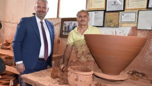 Menemen çömleği dünya liderlerine gidecek