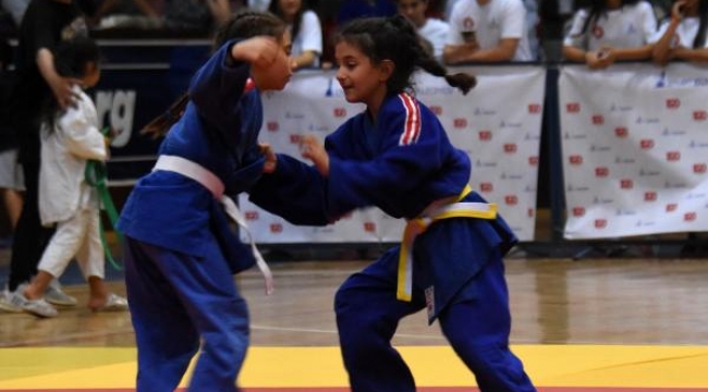 Minik judocular Başkanlık Kupası için mücadele etti