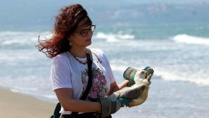 Olta iğnesi yutan martıya tedavi