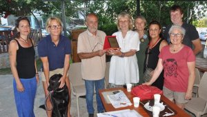 'Sokak hayvanlarının koruyucu meleği' Carla'ya onur ödülü