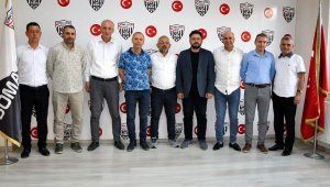 Somaspor'da Başkan Aydın güven tazeledi