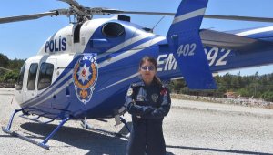 Yanan yerleri havadan tespit edip, helikopterleri yönlendirdi