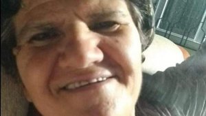 Yolun karşısına geçmek isterken canından oldu