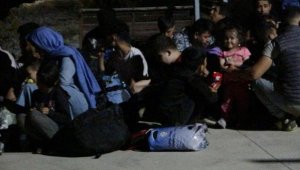 4 kamyonette 112 kaçak göçmen yakalandı