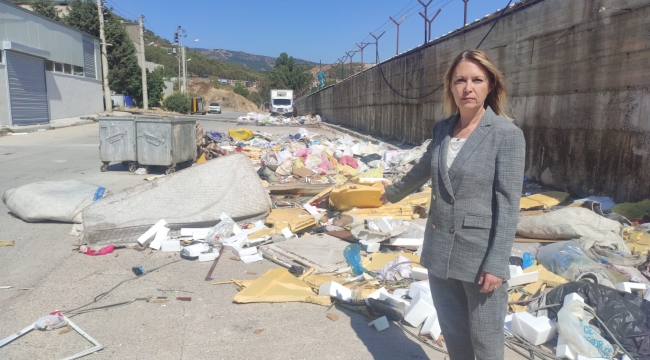 Karşıyaka Belediyesi, sanayi esnafını çöp içinde bıraktı! 