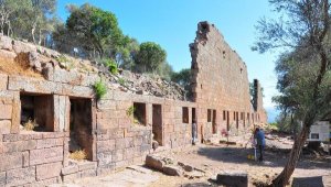 Antik Aigai agora binasının restorasyonu için ilk adım atıldı