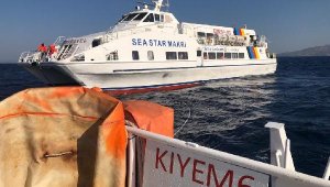 Arıza yapan feribot ve yolcular kurtarıldı