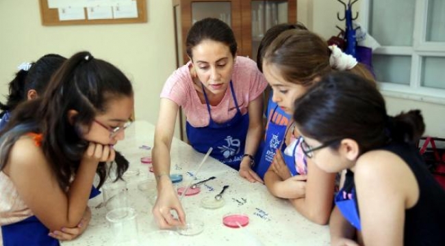 Aydın Büyükşehir Belediyesi Bilim Deney Evi yazın da çocukların gözdesi