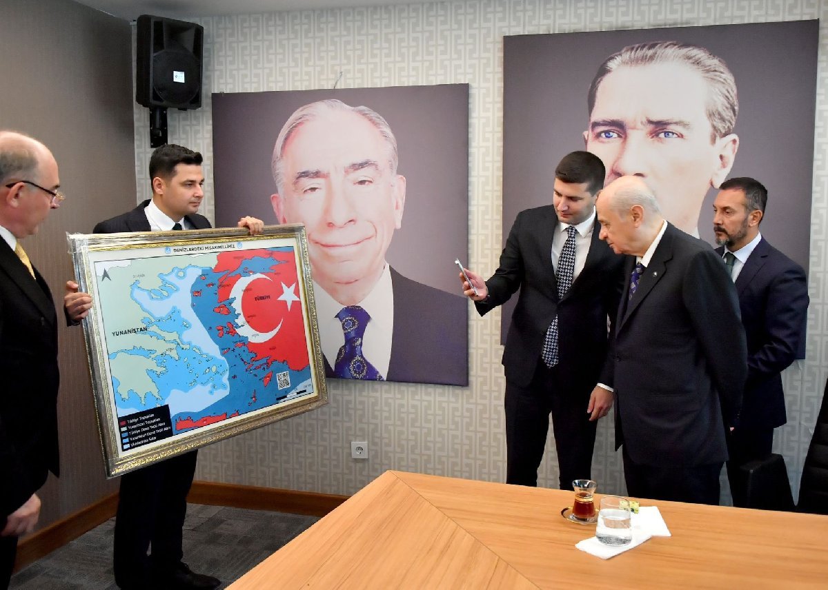 Bahçeli'nin kriz yaratan Ege fotoğrafı