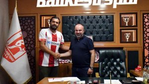 Balıkesirspor'da kaleci Atilla takımda kaldı
