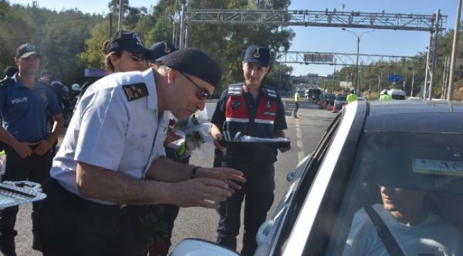 Bodrum'da bayram yoğunluğu; 40 bin araç giriş yaptı