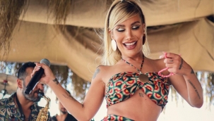 Çeşme'de dert yandı: Aşksızlıktan delireceğim