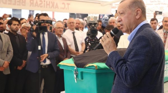 Cumhurbaşkanı Erdoğan, Akhisar'da cenazeye katıldı