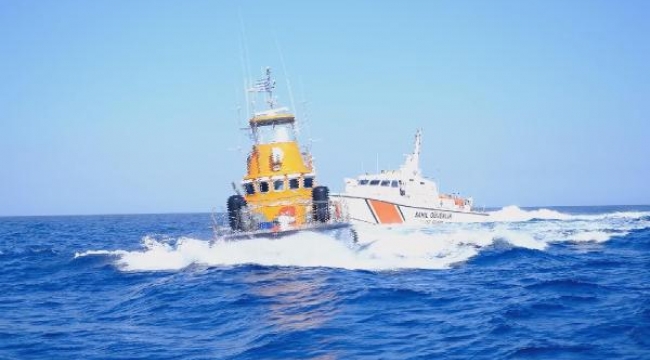 Deniz Kuvvetleri Kupası'nda yarışan tekneye Yunan tacizini Sahil Güvenlik Botu önledi