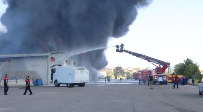 Denizli Emniyet Müdürlüğü lojistik deposunda yangın