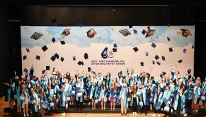 Dokuz Eylül Üniversitesi mezunlarını törenle uğurladı