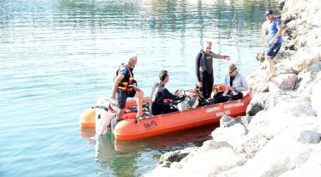 Edremit'te batan teknedeki otel işletmecisi bulunamadı