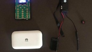 Ehliyet sınavına kopya düzeneği ile giren 2 şüpheli yakalandı