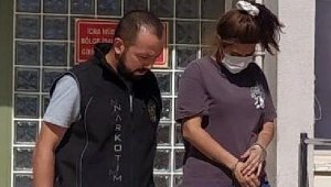 Evlerinde uyuşturucuyla yakalanan iki kardeşten ablaya tutuklama