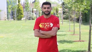 Göztepe'de golcü hamlesi başladı