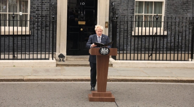 İngiltere Başbakanı istifa etti