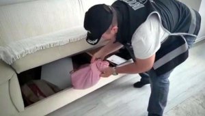 İzmir'de 21 parça tarihi eser ele geçirildi