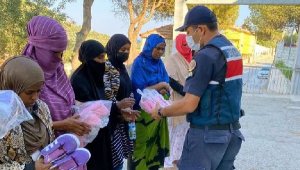 İzmir'de 447 kaçak göçmen yakalandı, 6 organizatör tutuklandı