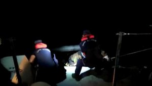 İzmir'de 57 kaçak göçmen kurtarıldı, 90 kaçak göçmen yakalandı 