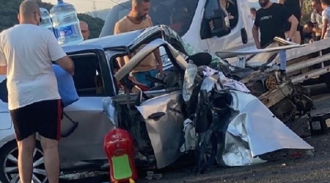 İzmir'de iki otomobil çarpıştı: 1 ölü, 6 yaralı 