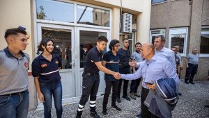 İzmir'de, itfaiye ekipleri sıcak havada yangına karşı alarma geçti