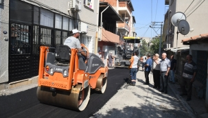 Karabağlar'da asfaltlamalar son hızla sürüyor! Muhtarlardan teşekkür