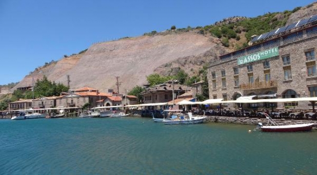 Kaya ıslahı tamamlandı, Assos Antik Limanı açıldı