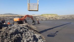 Kömür ocağında şlam havuzu çöktü; kaybolan kepçe operatörü aranıyor