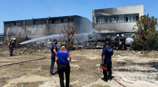 Manisa'da geri dönüşüm fabrikasında yangın