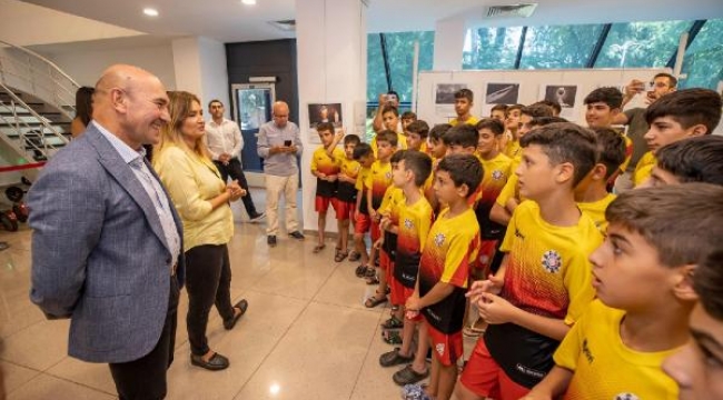 Mardinli çocuklar Başkan Soyer'i ziyaret etti