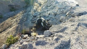 Motosiklet şarampole devrildi: 1 ölü, 1 yaralı