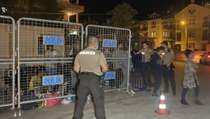 Muğla'da 2 minibüste 70 kaçak göçmen ile 4 organizatör yakalandı