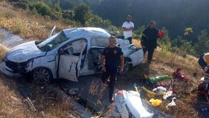Otomobil şarampole yuvarlandı: Aynı aileden 3'ü ağır 5 yaralı